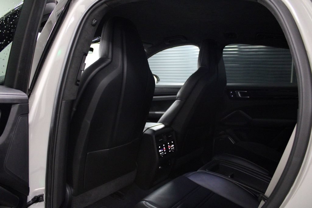Certified 2023 Porsche Cayenne Turbo GT AWD/4WD image 35