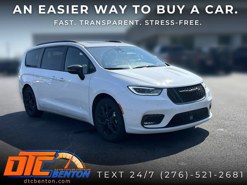 Used 2025 Chrysler Pacifica Limited FWD image 1