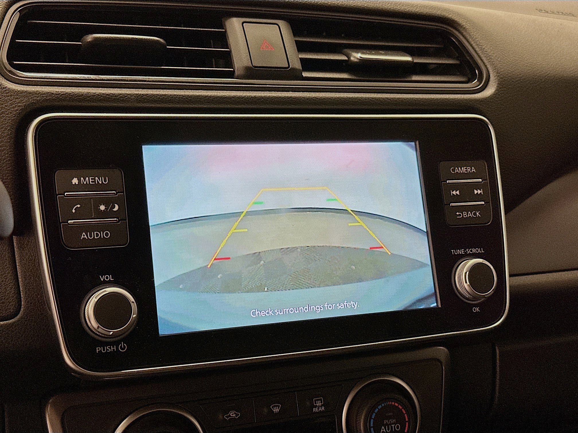 Used 2025 Nissan Leaf S image 22