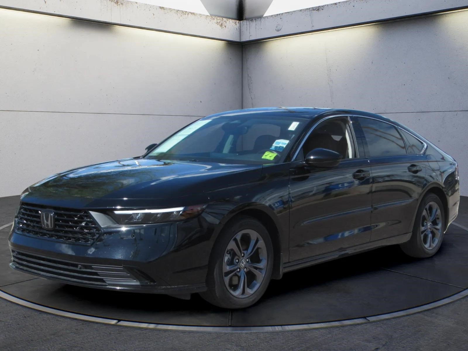 Certified 2024 Honda Accord EX-L image 1