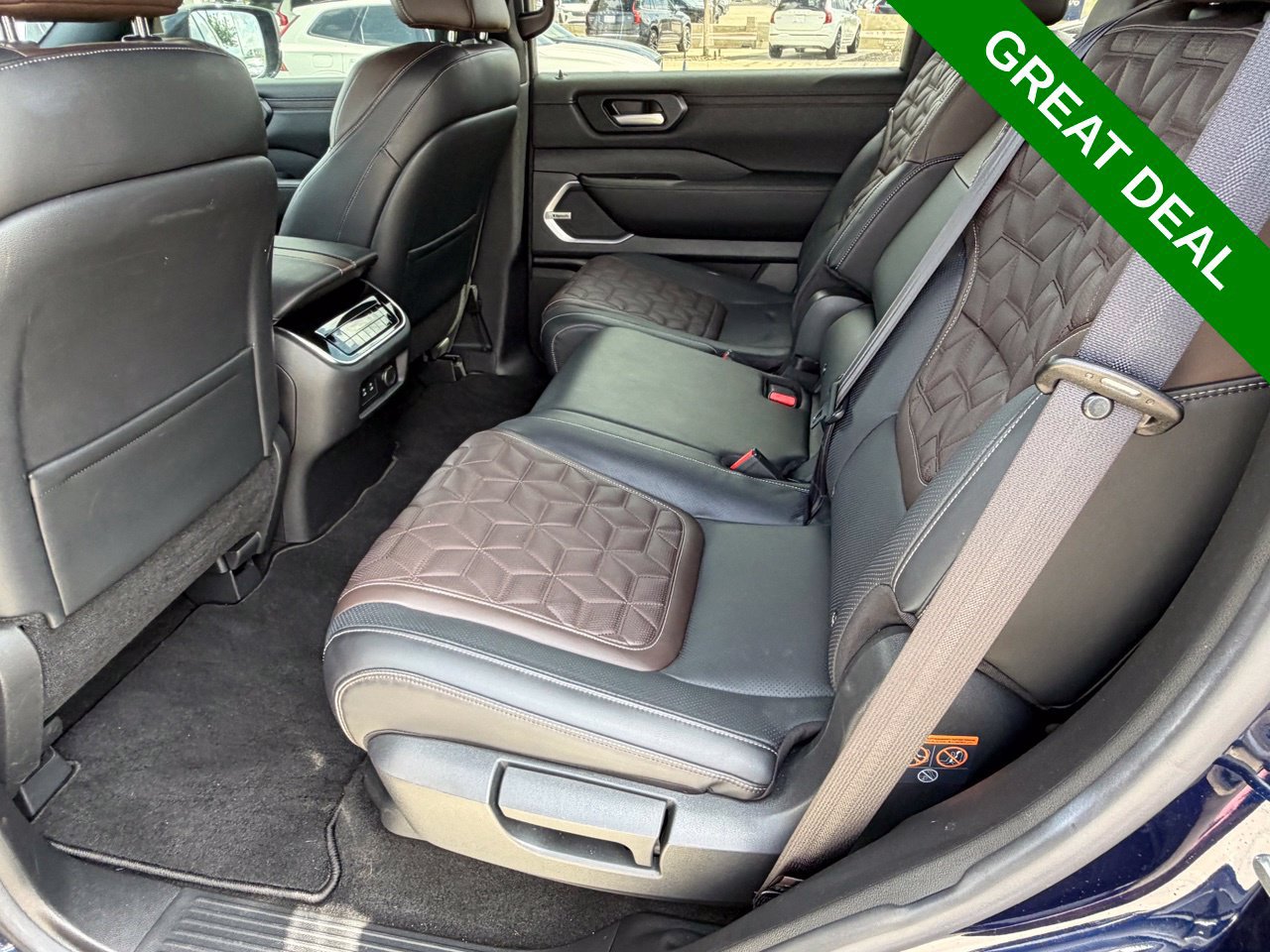 Used 2025 Nissan Armada Platinum w/ Convenience Package RWD image 41