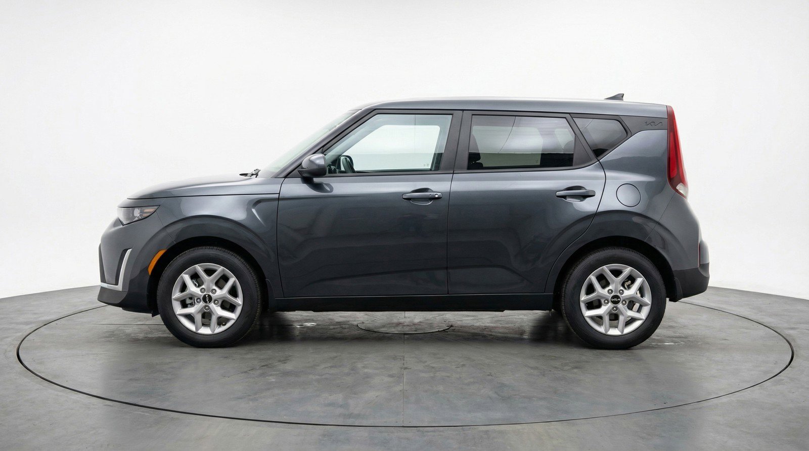 Used 2025 Kia Soul LX w/ LX Technology Package image 5