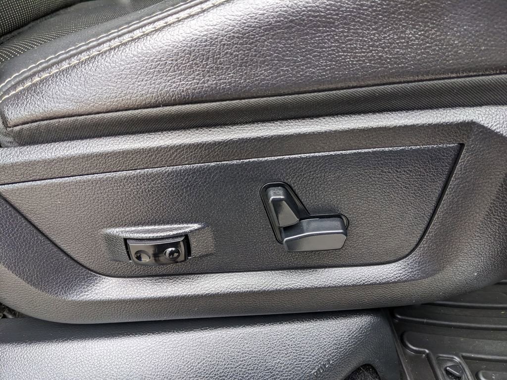 Used 2016 RAM 1500 Laramie w/ Convenience Group AWD/4WD image 55