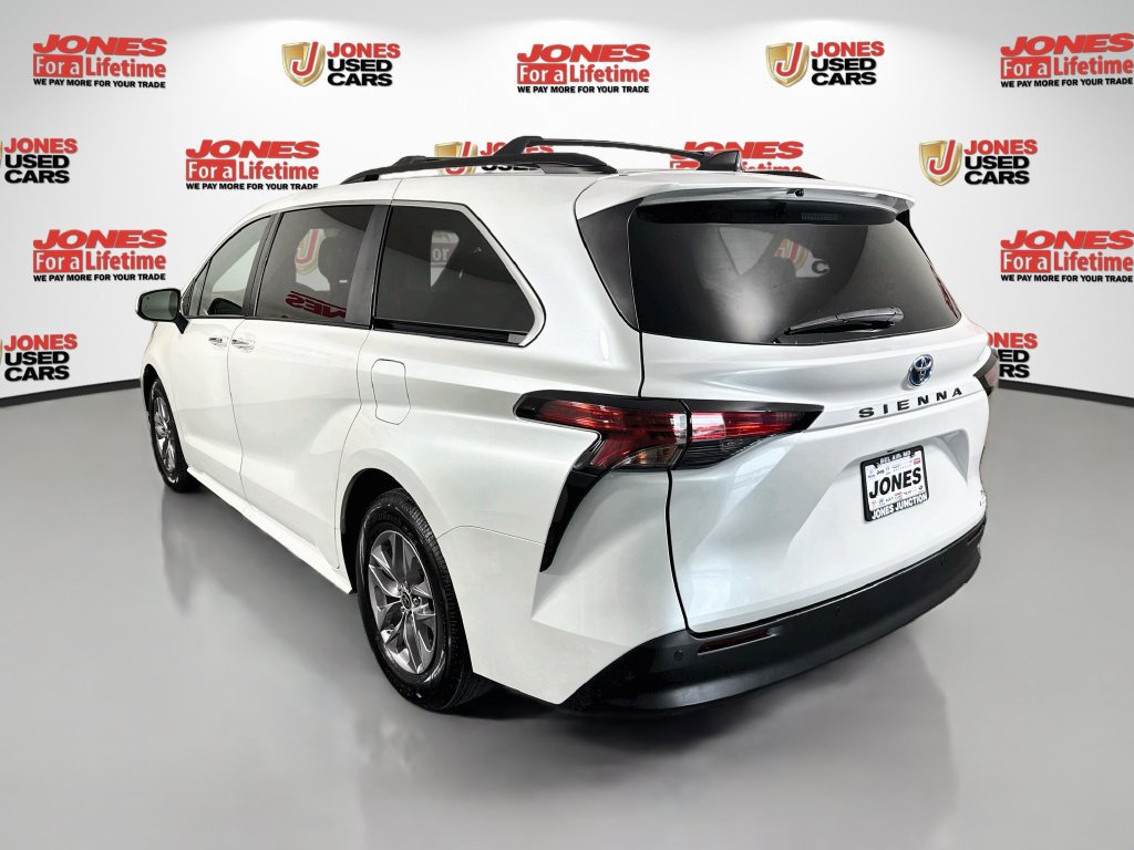 Certified 2022 Toyota Sienna XLE w/ XLE Plus Package FWD image 2
