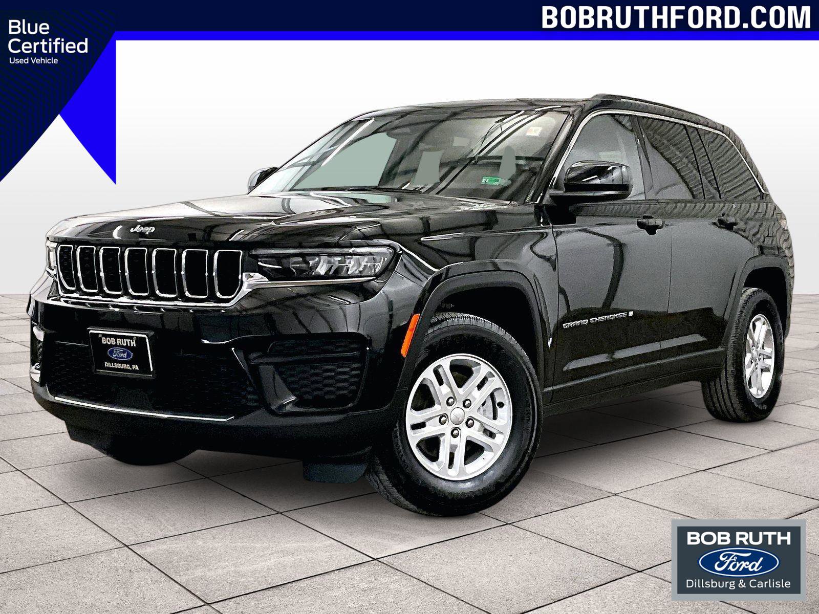 Used 2023 Jeep Grand Cherokee Laredo image 1