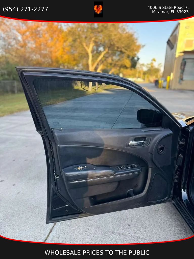 Used 2014 Dodge Charger SE RWD image 7