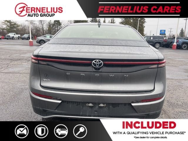 Used 2023 Toyota Crown XLE image 7