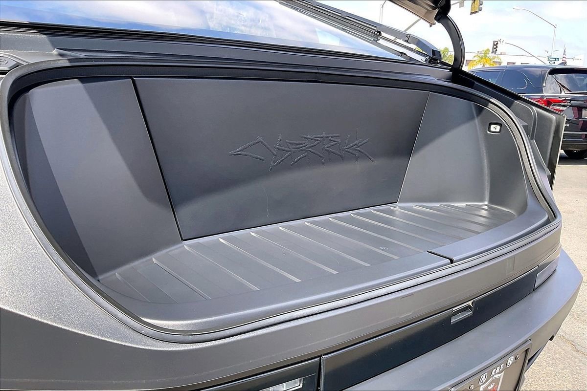 Used 2025 Tesla Cybertruck AWD Crew Cab image 15