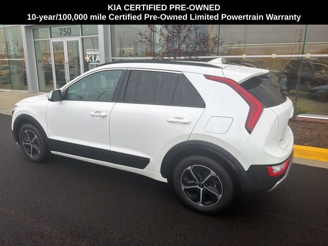 Certified 2025 Kia Niro EX image 17