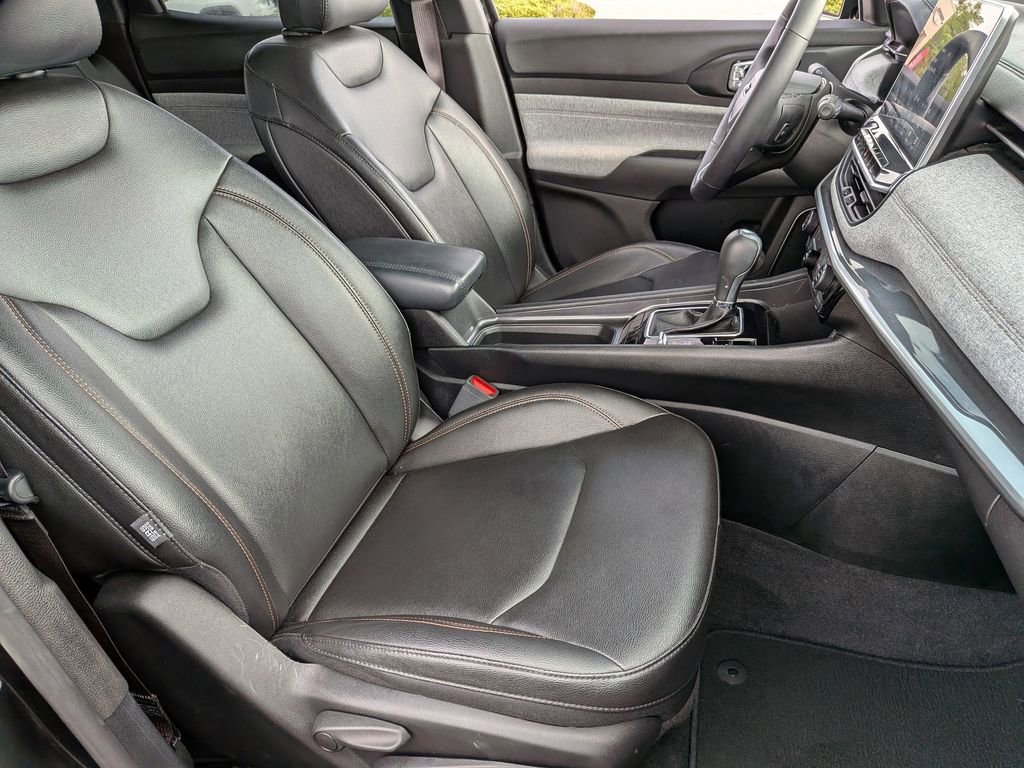 Used 2024 Jeep Compass Latitude AWD/4WD image 26