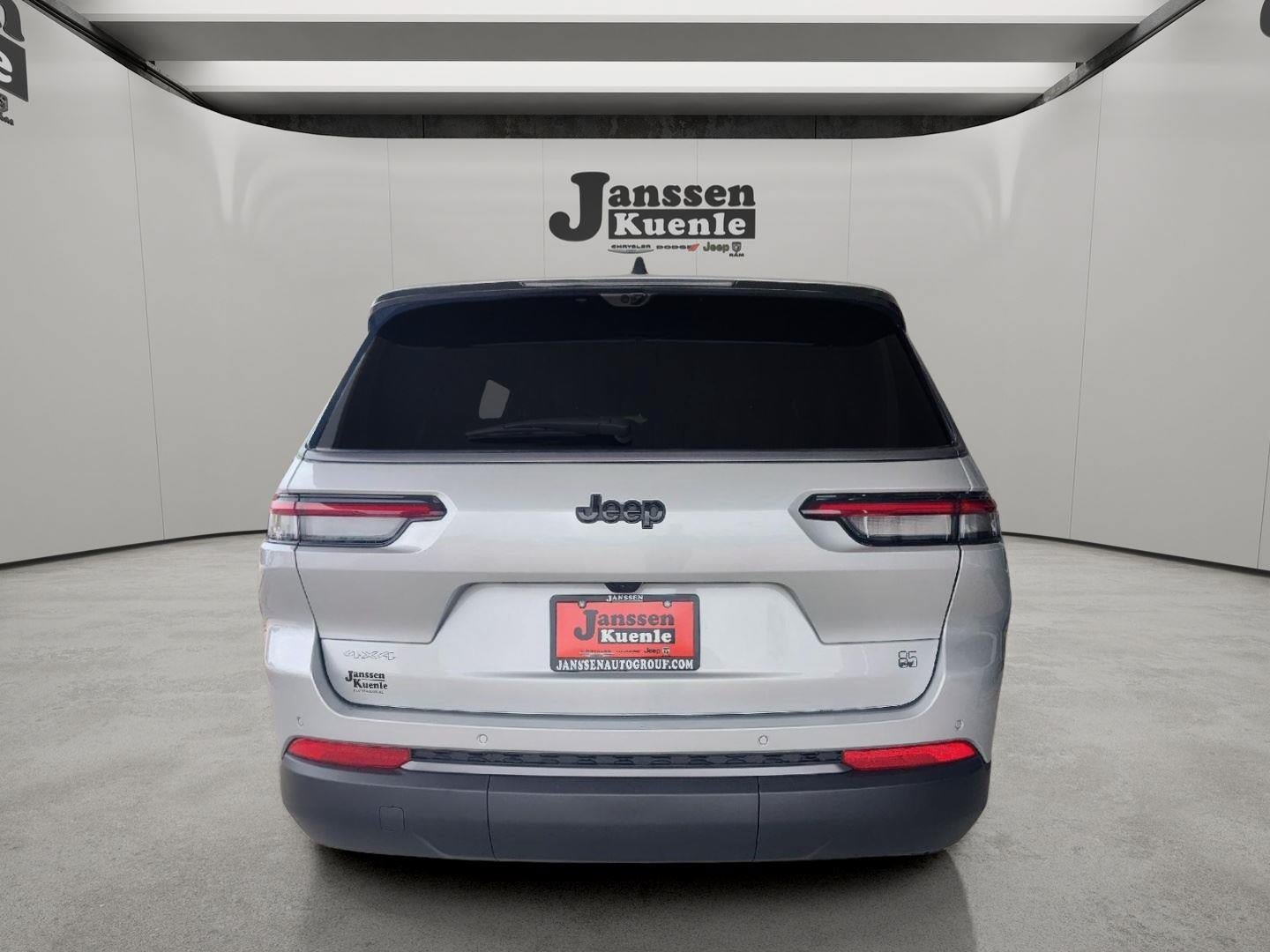 New 2026 Jeep Grand Cherokee L Limited AWD/4WD image 2