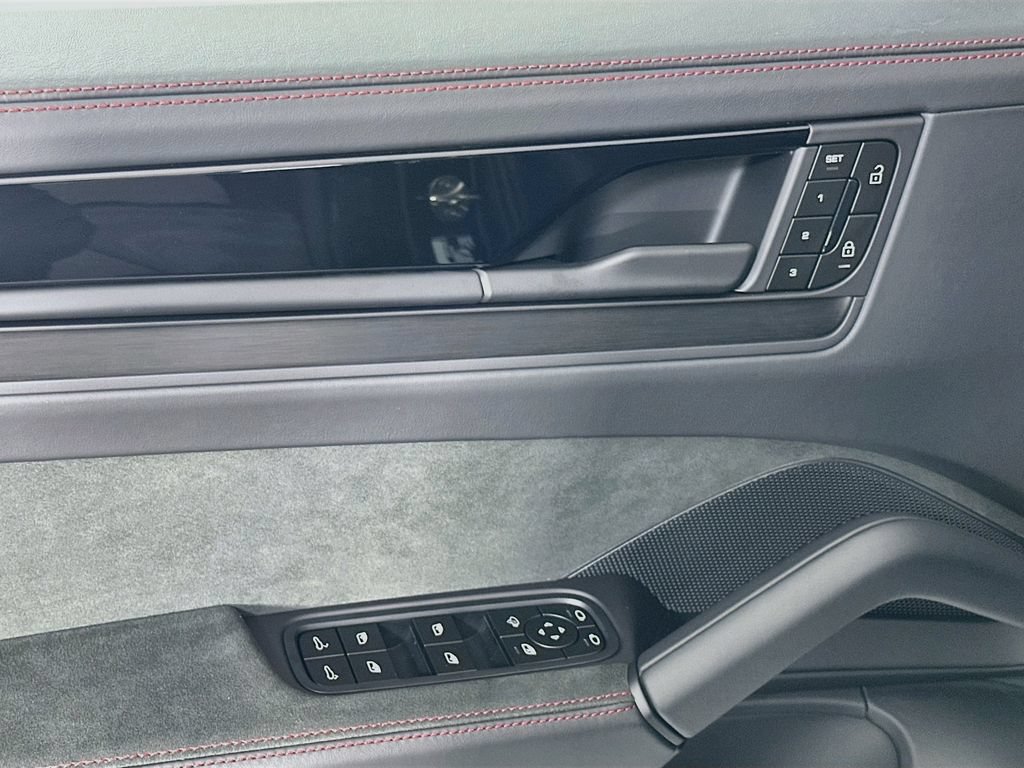 New 2026 Porsche Cayenne GTS AWD/4WD image 19