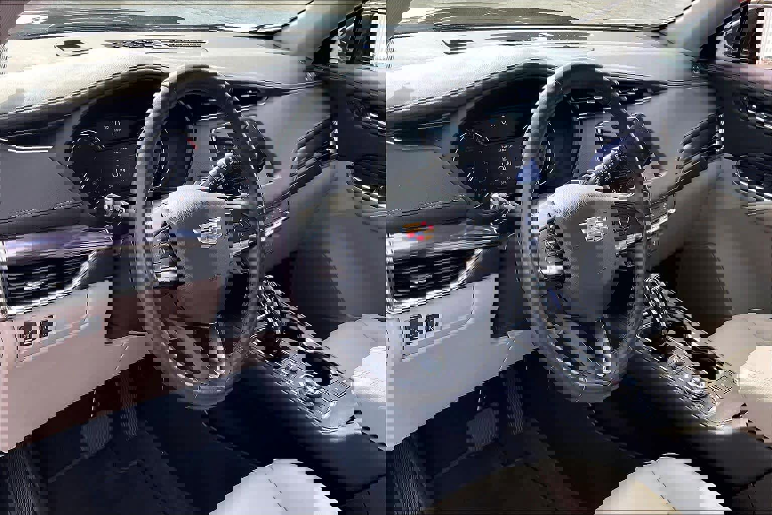 Used 2023 Cadillac XT4 Luxury w/ Cold Weather Package image 18