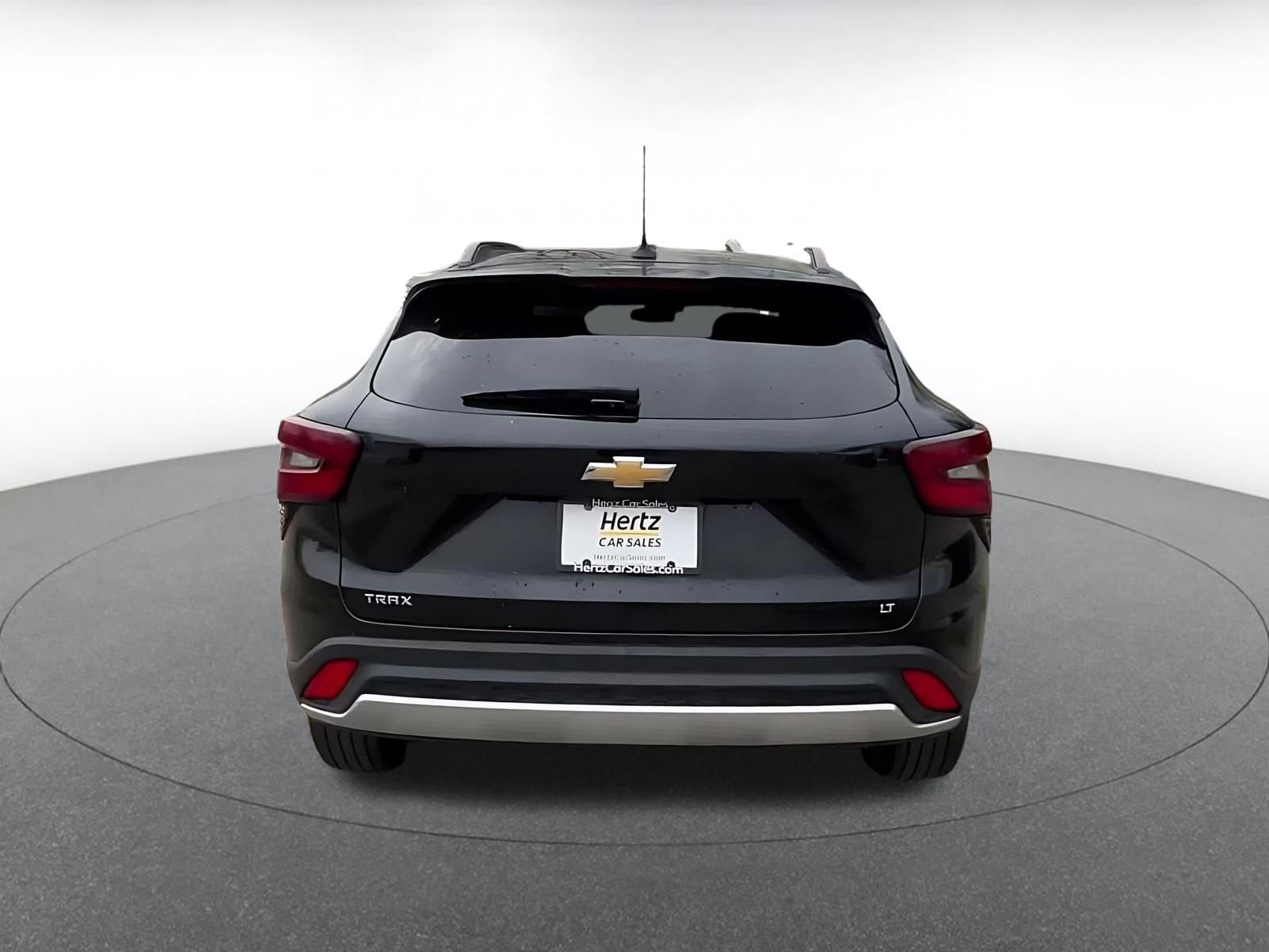 Used 2025 Chevrolet Trax LT w/ LT Convenience Package image 12