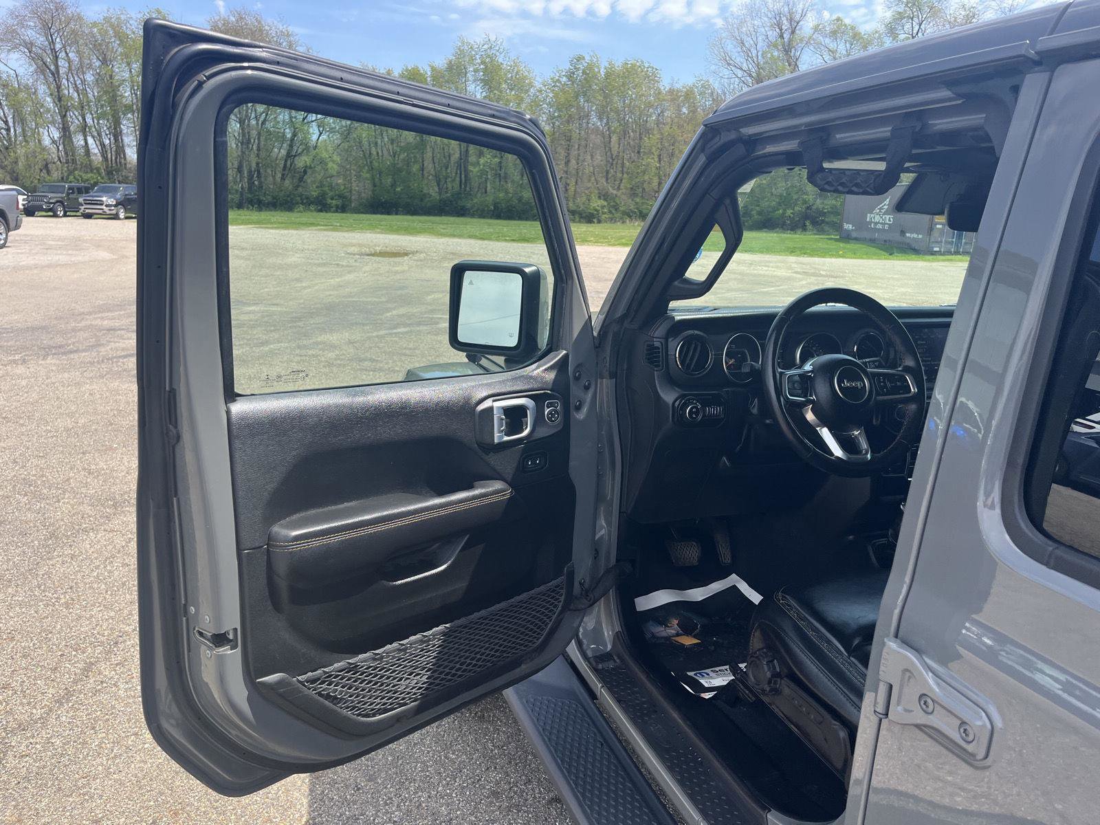 Used 2022 Jeep Gladiator Overland AWD/4WD image 12