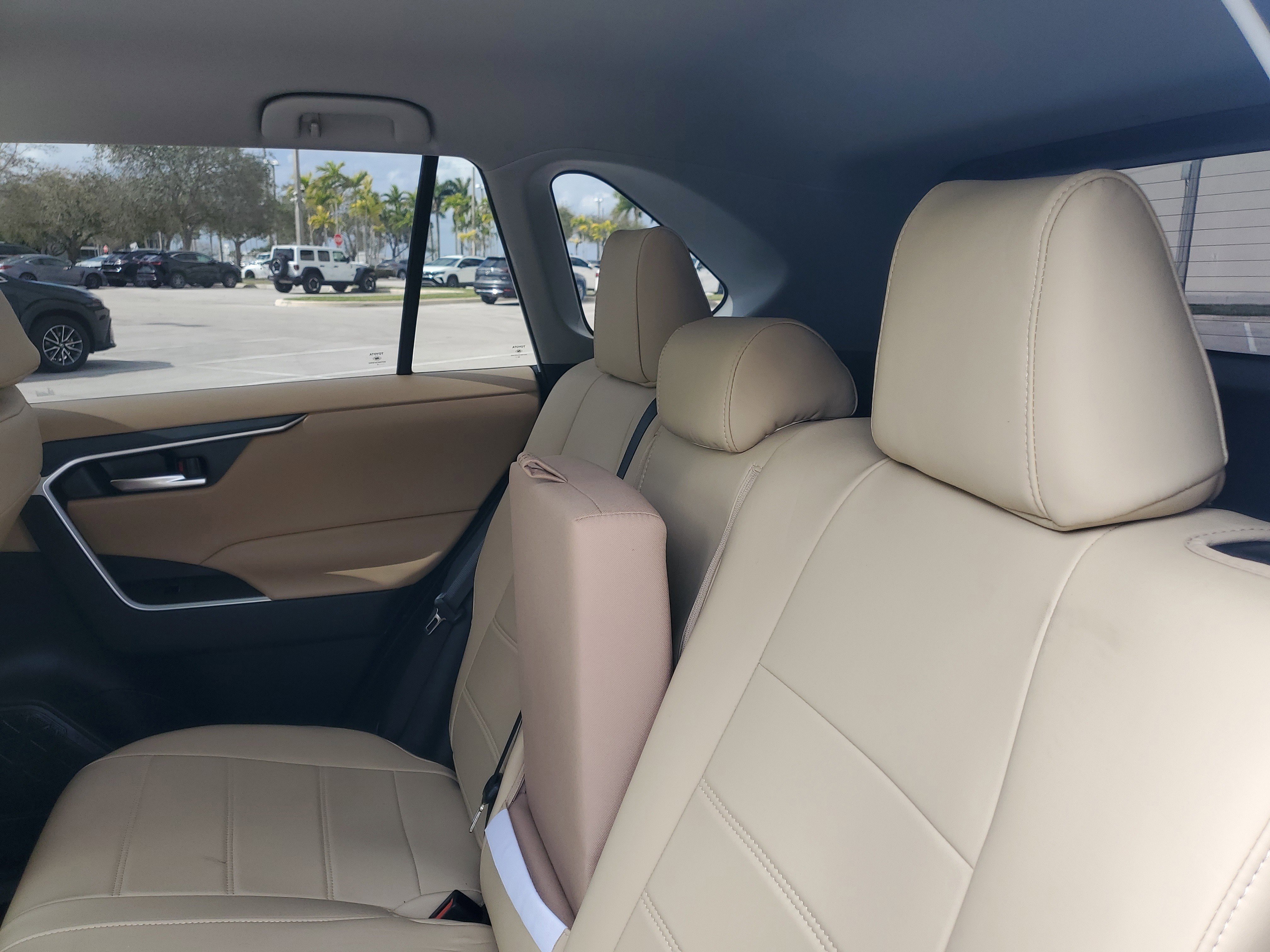 Used 2025 Toyota RAV4 XLE image 13