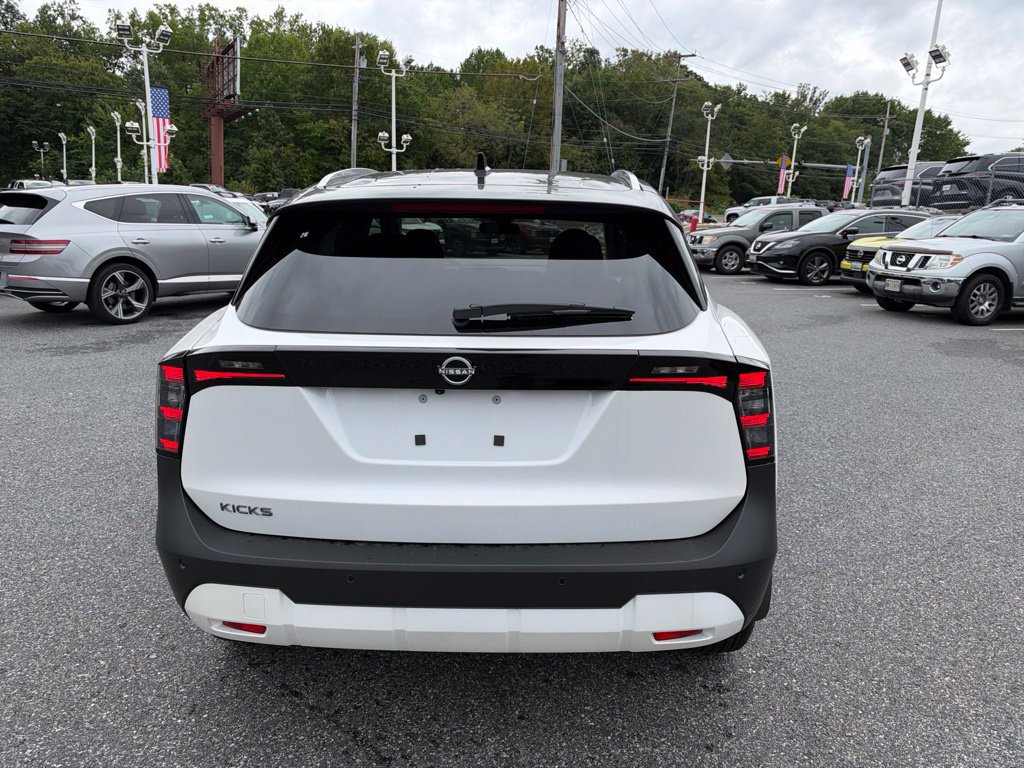 New 2026 Nissan Kicks SV w/ SV Premium Package FWD image 6
