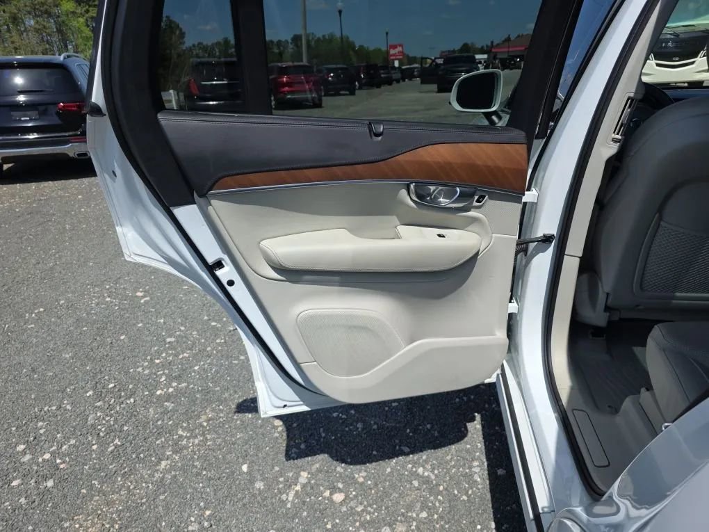 Used 2016 Volvo XC90 T6 Inscription w/ Vision Package image 45