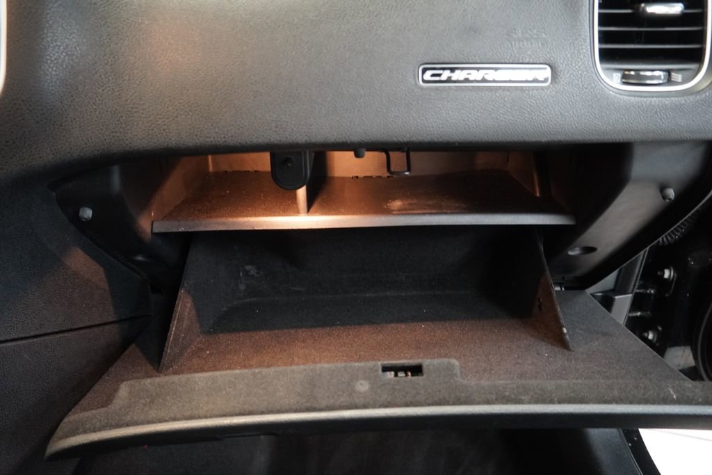 Used 2017 Dodge Charger SXT w/ AWD Plus Group image 38