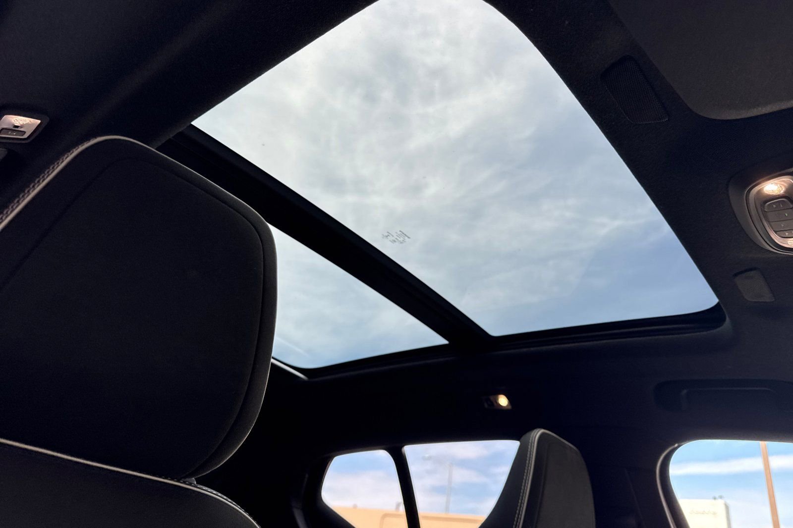 Used 2019 Volvo XC40 T5 R-Design image 19