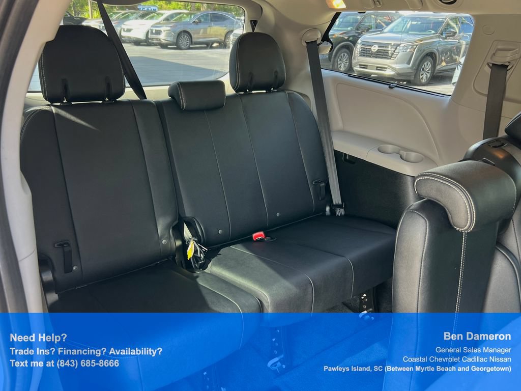 Used 2017 Toyota Sienna SE Premium FWD image 23