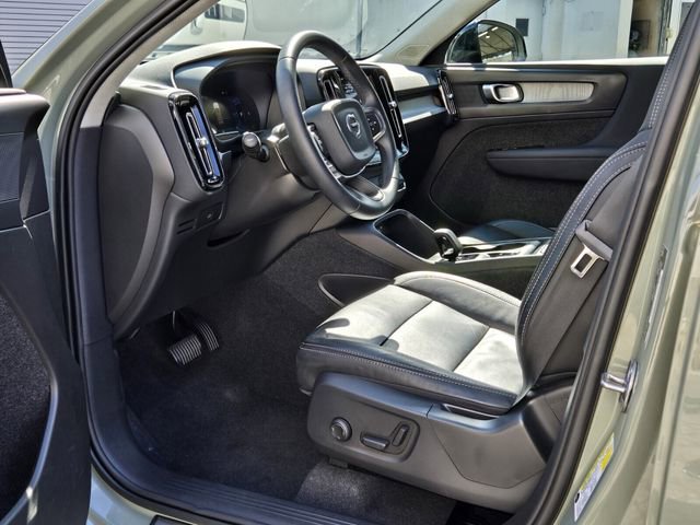 Certified 2024 Volvo XC40 B5 Core AWD/4WD image 13