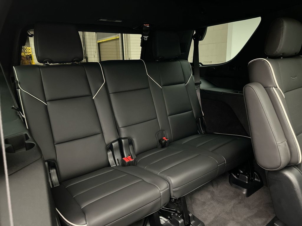 Used 2023 Cadillac Escalade Premium Luxury AWD/4WD image 20