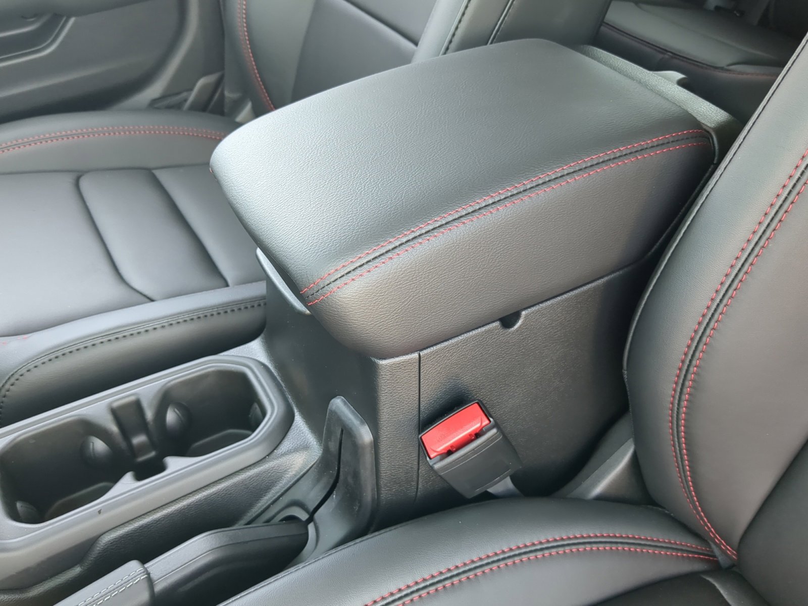 New 2025 Jeep Wrangler Unlimited Rubicon w/ Steel Bumper Group image 15