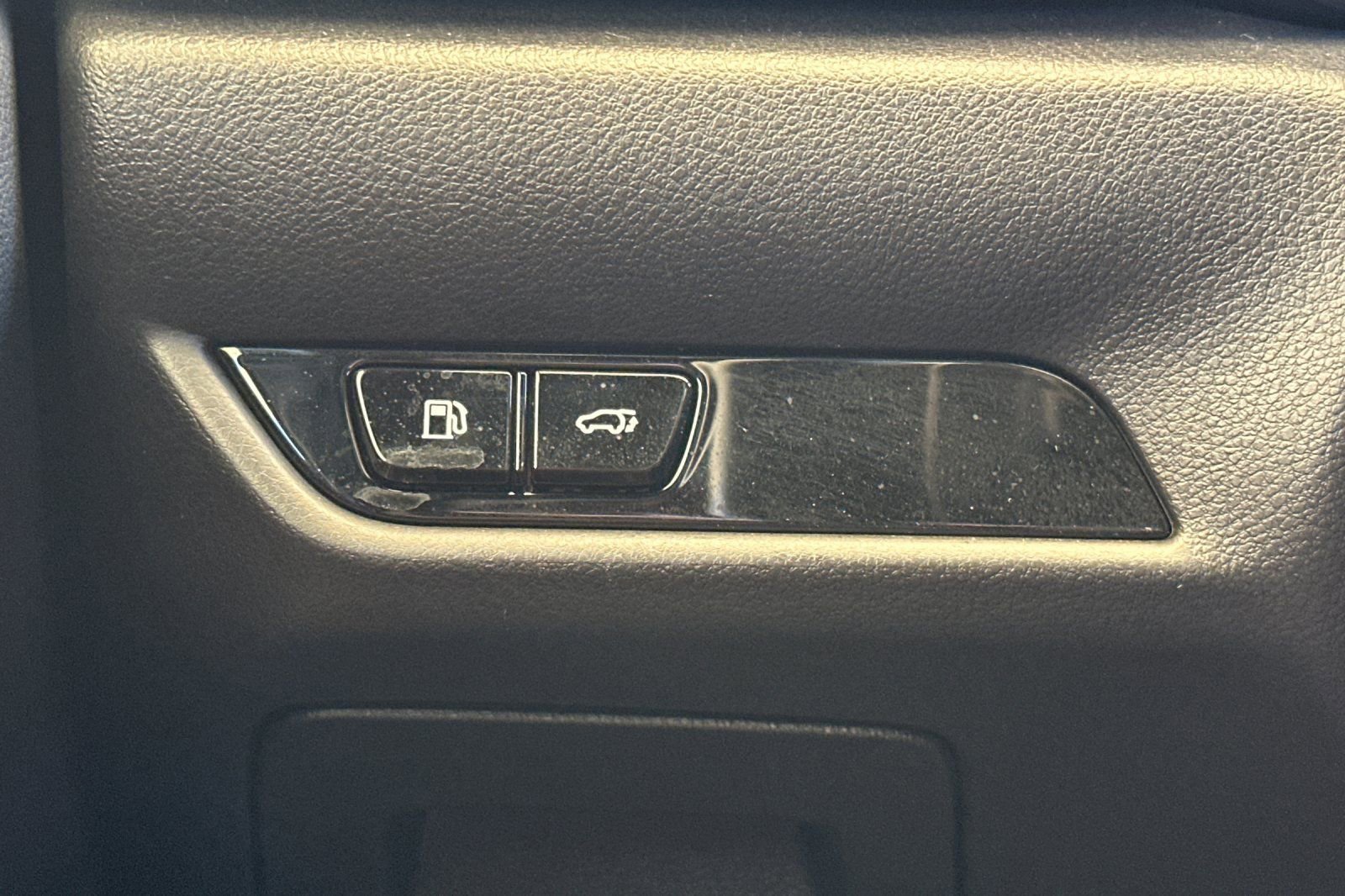 Used 2024 Lexus NX 350h AWD image 32
