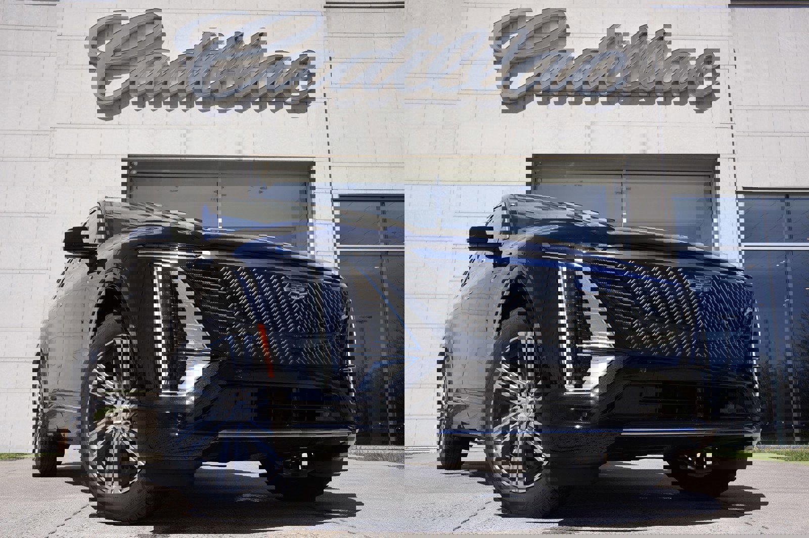 New 2024 Cadillac Lyriq Luxury