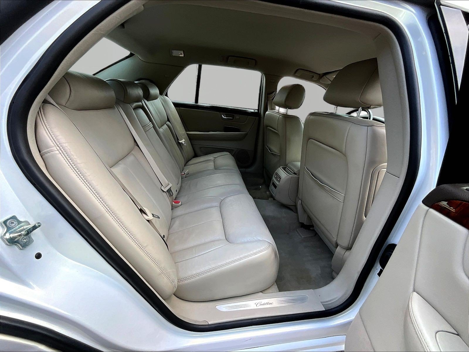 Used 2007 Cadillac DTS Luxury I w/ Trunk Convenience Package FWD image 23