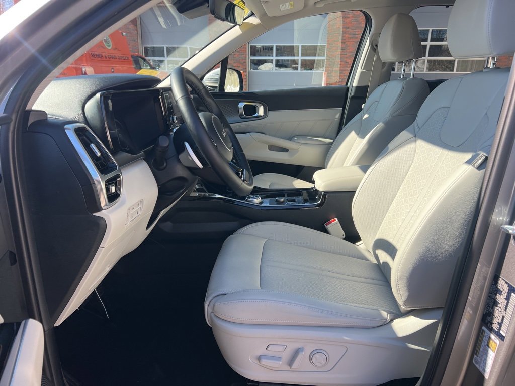 Certified 2024 Kia Sorento SX Prestige image 12