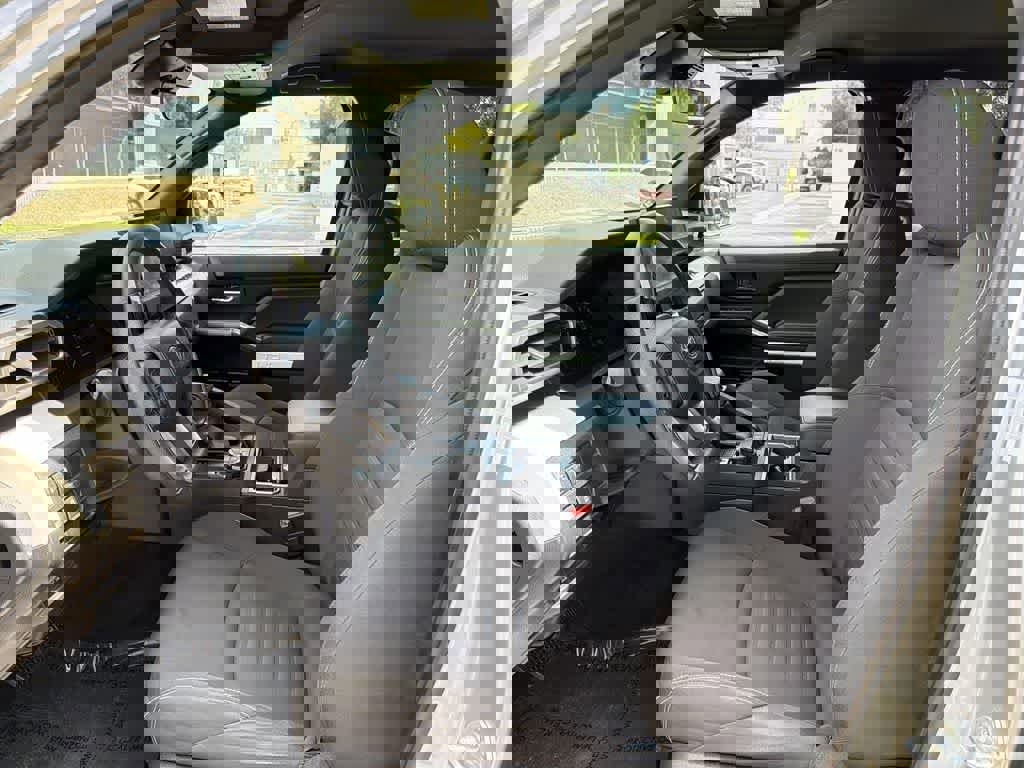 Used 2024 Toyota Tacoma TRD Off-Road image 23