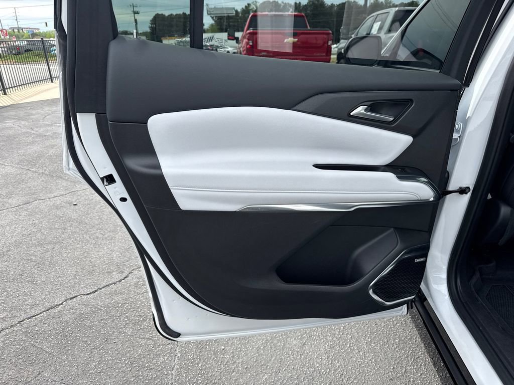 Used 2025 Chevrolet Traverse High Country image 23