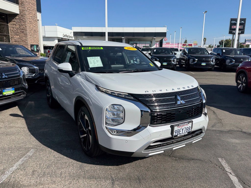 Used 2022 Mitsubishi Outlander SE FWD image 2
