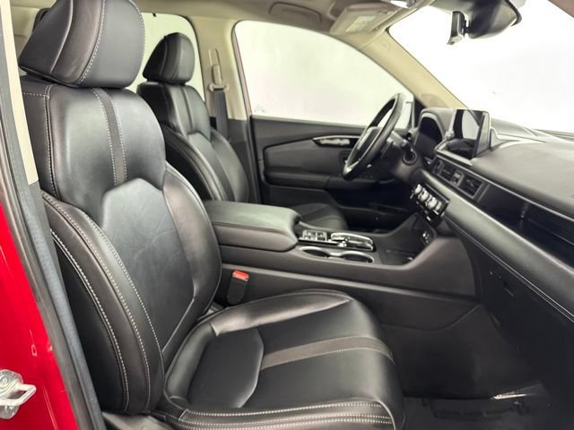 Certified 2025 Honda Pilot Touring image 24