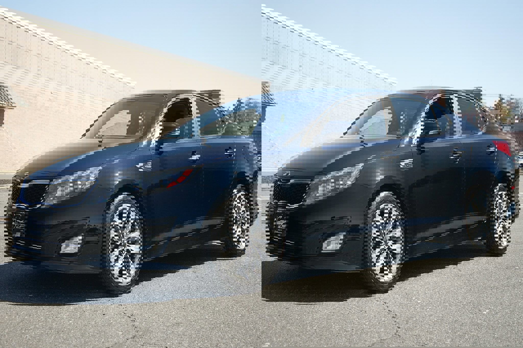 Used 2015 Kia Optima SX image 2