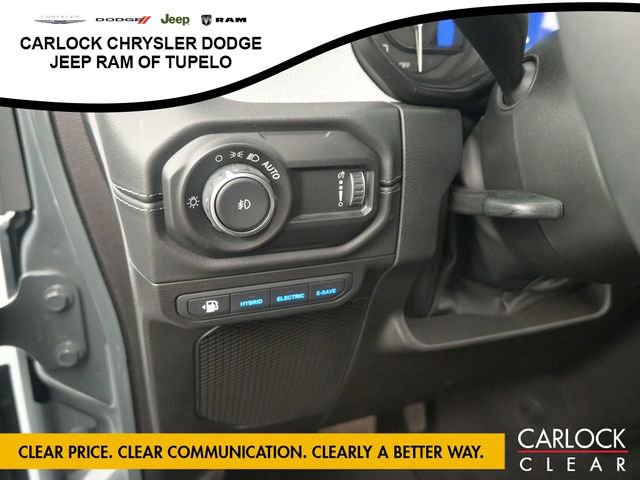 Used 2025 Jeep Wrangler Sahara image 15