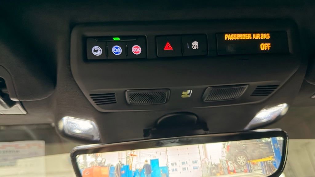 Used 2021 Chevrolet Corvette Stingray Premium Cpe w/ Z51 Performance Package image 19