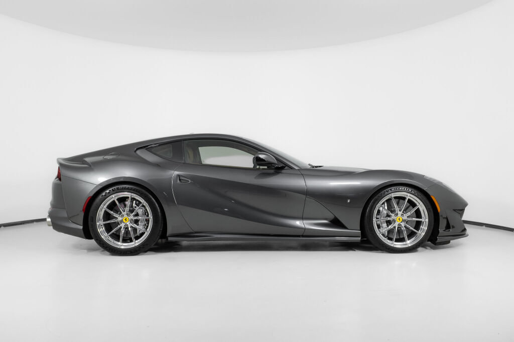 Used 2019 Ferrari 812 Superfast RWD image 10