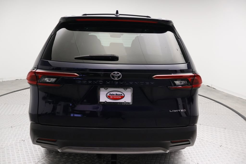 Certified 2025 Toyota Grand Highlander FWD image 10