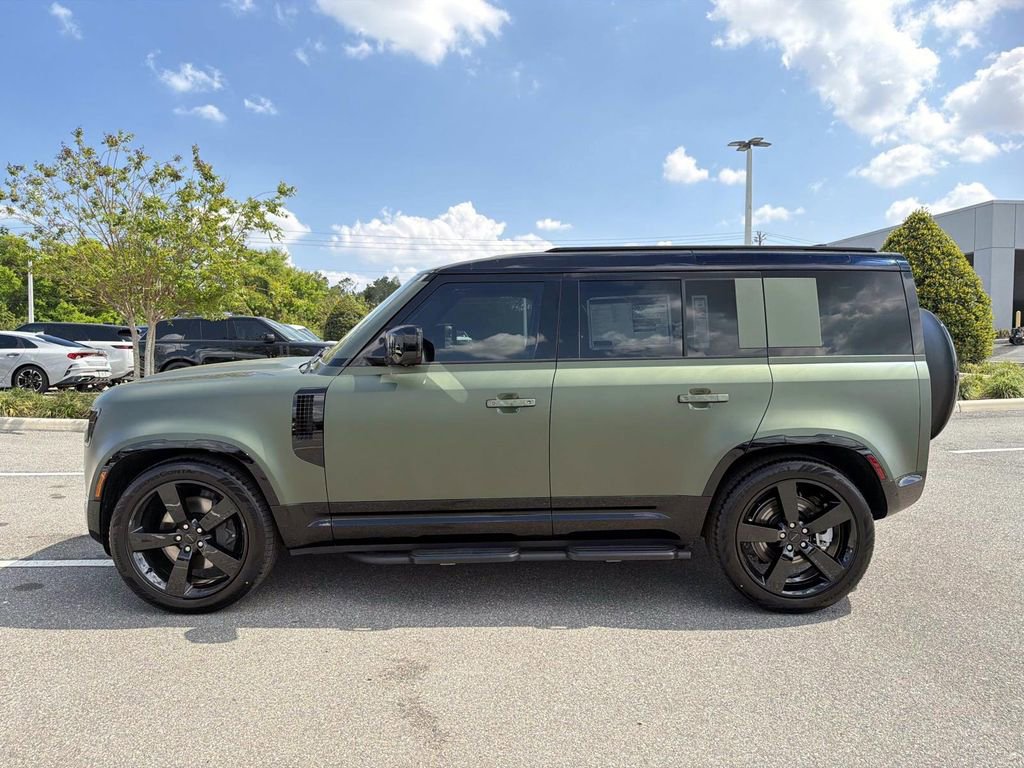 New 2026 Land Rover Defender 110 X-Dynamic SE image 2