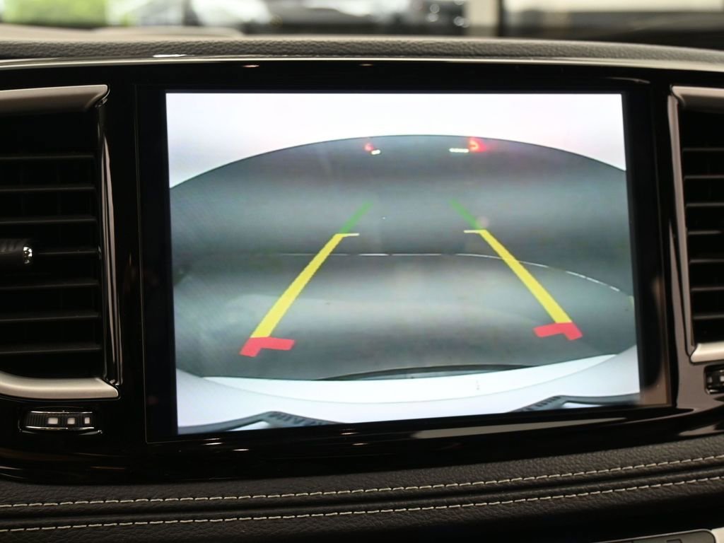 Used 2024 Chrysler Pacifica Select image 17