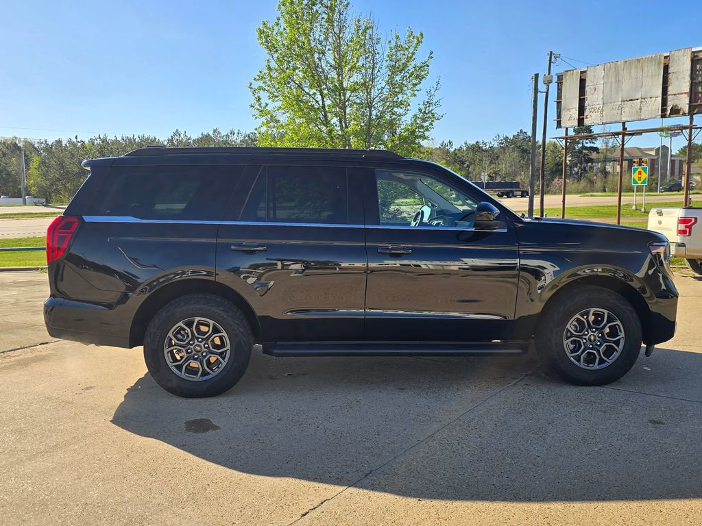 Used 2025 Ford Expedition Active image 11