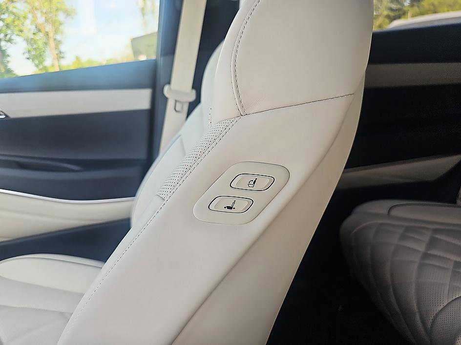 Used 2025 Genesis GV80 3.5T Prestige image 18