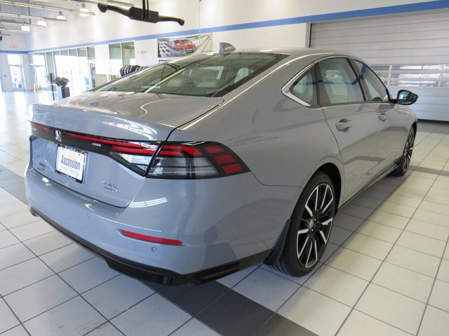 New 2025 Honda Accord Touring image 3