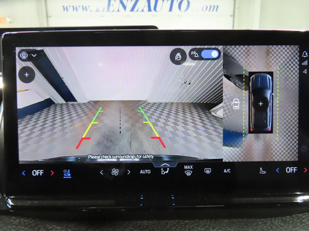 Used 2025 Ford Expedition Tremor AWD/4WD image 21