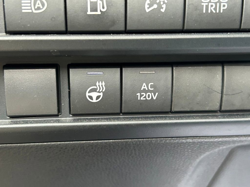 Used 2024 Toyota Tundra Limited AWD/4WD image 28