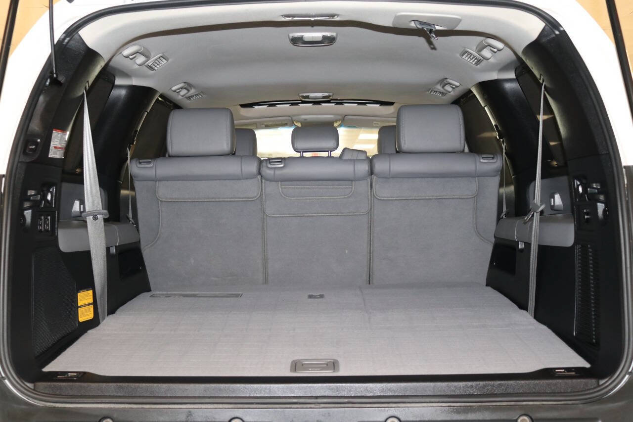 Used 2017 Toyota Sequoia Limited w/ Safety & Convenience Package AWD/4WD image 97