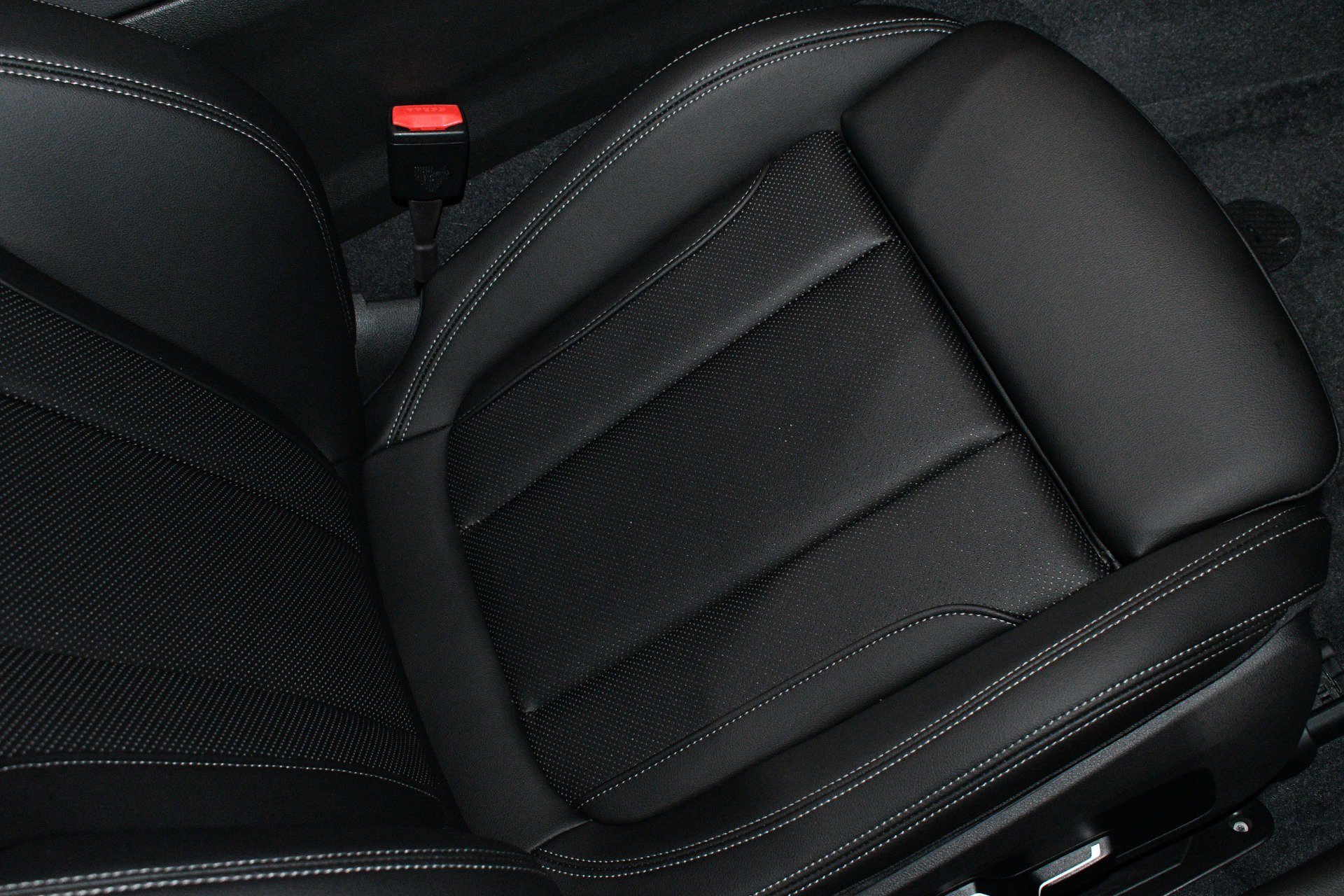 Used 2024 BMW M240i xDrive Coupe w/ Premium Package AWD/4WD image 12
